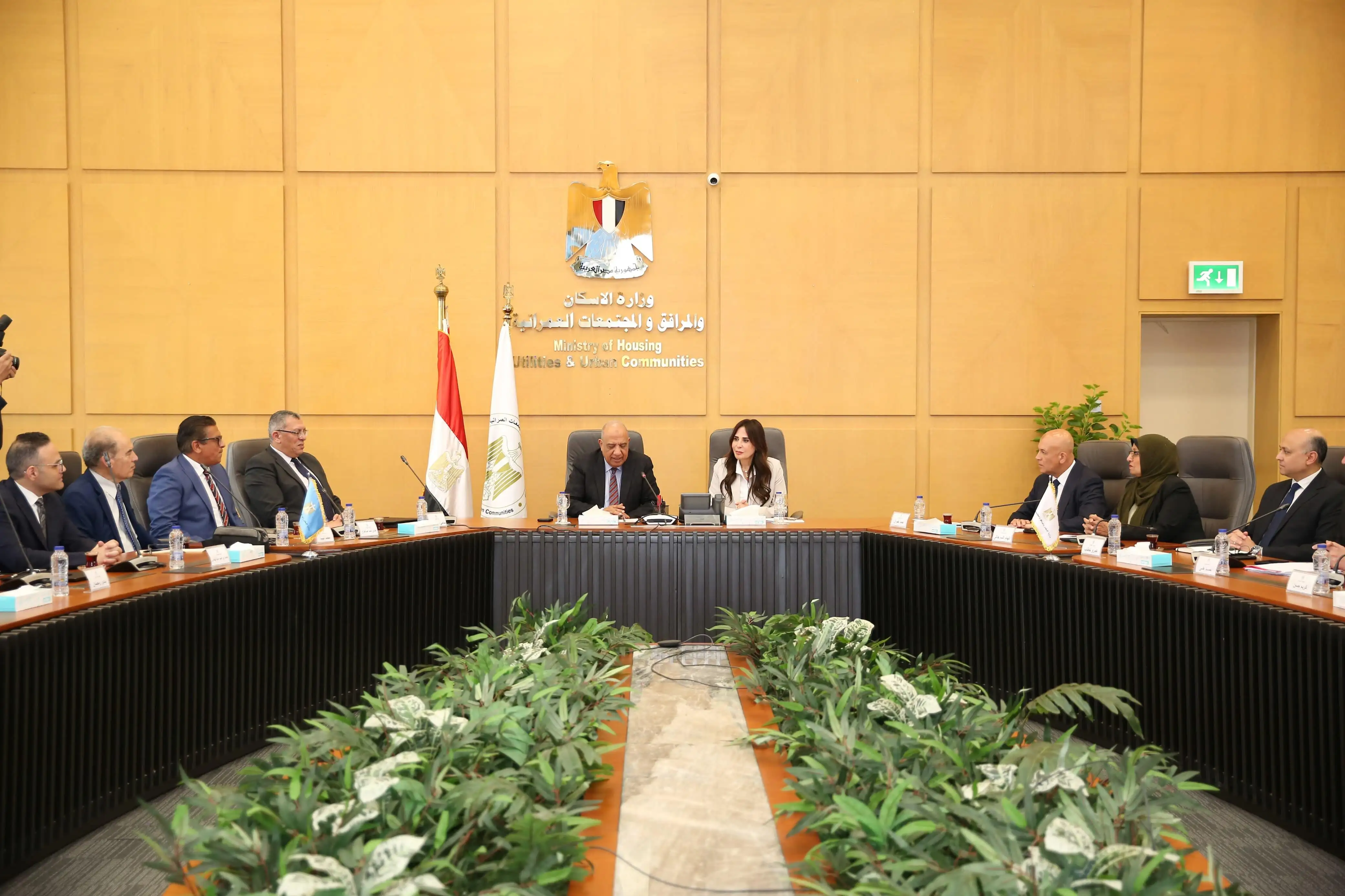 وزيرا ''الكهرباء'' و ''الإسكان'' يشهدان توقيع مذكرة تفاهم بشأن حوكمة منظومة ترشيد استهلاك الكهرباء بالمدن الجديدة.
