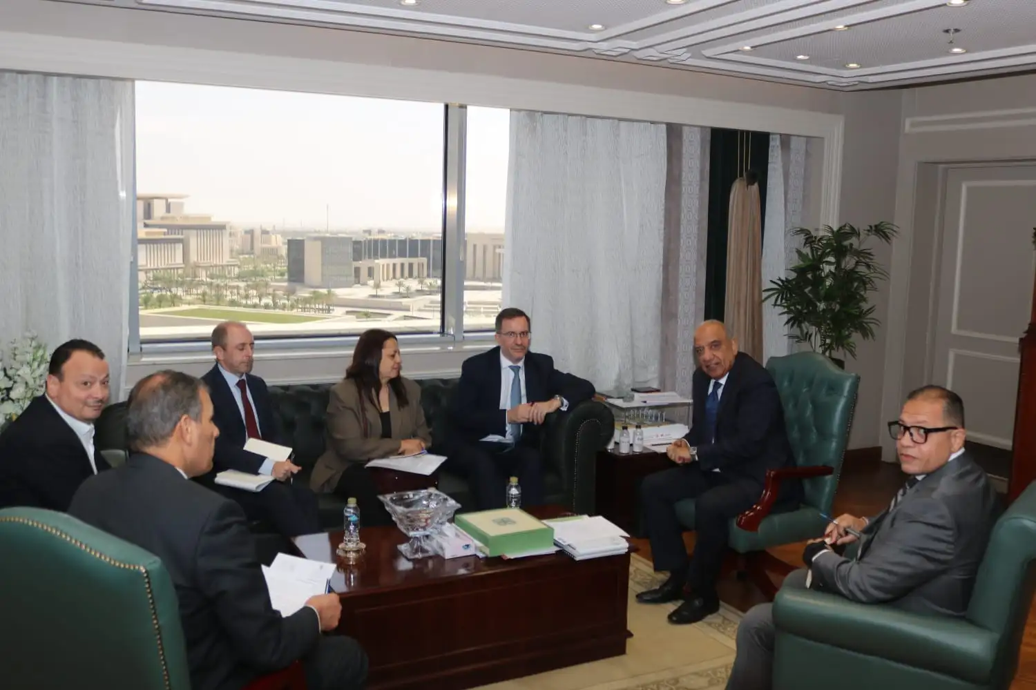 ''وزير الكهرباء'' يستقبل سفير ''بريطانيا بالقاهرة'' لبحث تعزيز الشراكة وسبل دعم التعاون فى مجالات الطاقات المتجددة وتحديث الشبكات وانظمة تخزين الطاقة