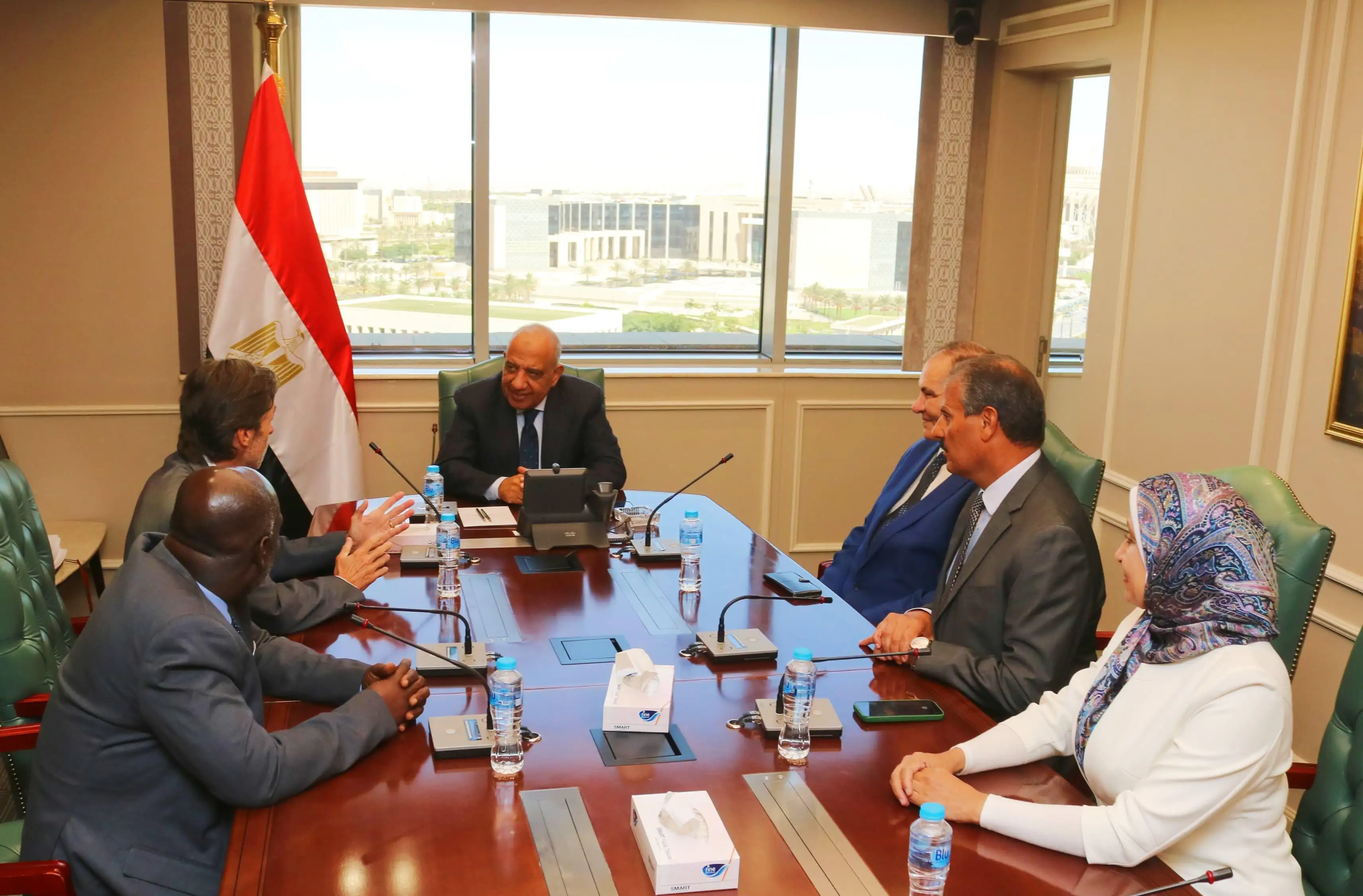 ''وزير الكهرباء'' يبحث مع السكرتير العام والرئيس التنفيذي للمنظمة الدولية للمواصفات الكهروتقنية ''IEC'' سبل دعم وتعزيز التعاون الفني والمؤسسي بين مصر والمنظمة