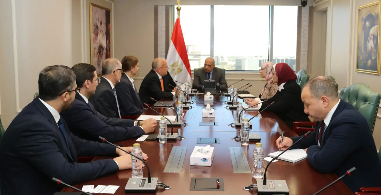 ''وزير الكهرباء'' يستقبل ''سفير السويد بالقاهرة'' ووفدا من شركة لينكسون ''Linxon'' السويدية لبحث سبل التعاون والشراكة والاستثمار فى مجالات الطاقة المتجددة ودعم استقرار الشبكة ودمج الطاقة النظيفة