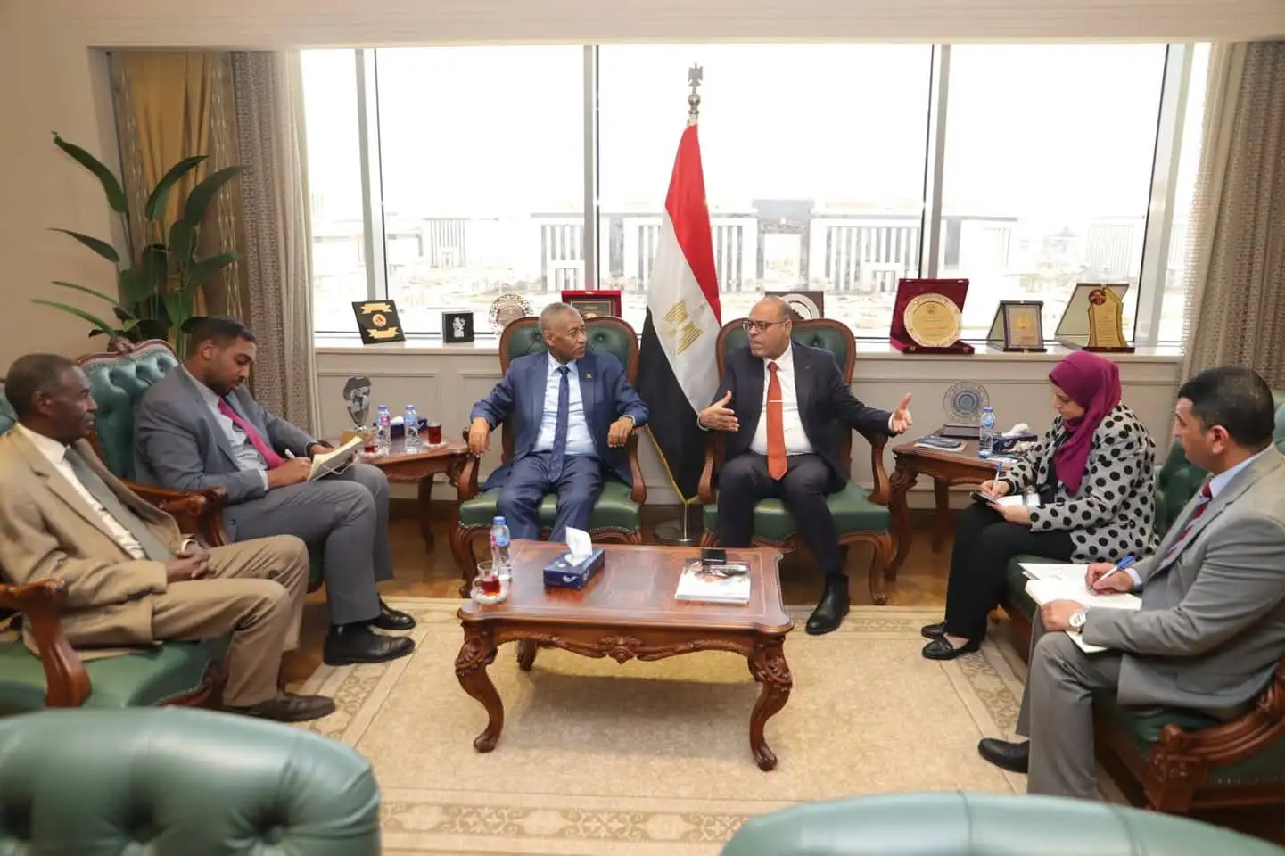'وزير العمل' يستقبل 'السفير السوداني' لدى القاهرة لبحث الملفات ذات الإهتمام المشترك