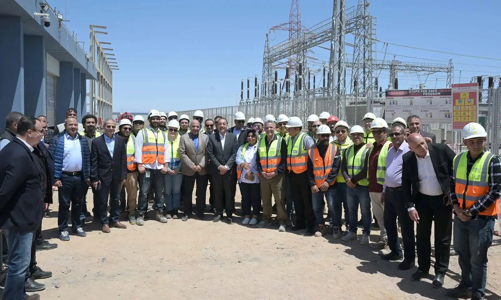 'رئيس الوزراء' يتفقد محطة 