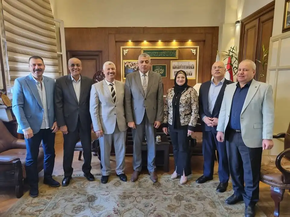 'الفقي' وقيادات الإسكندرية يحتفون بالمهندس 'خالد الغمري' بعد اختياره رئيساً لكهرباء جنوب الدلتا