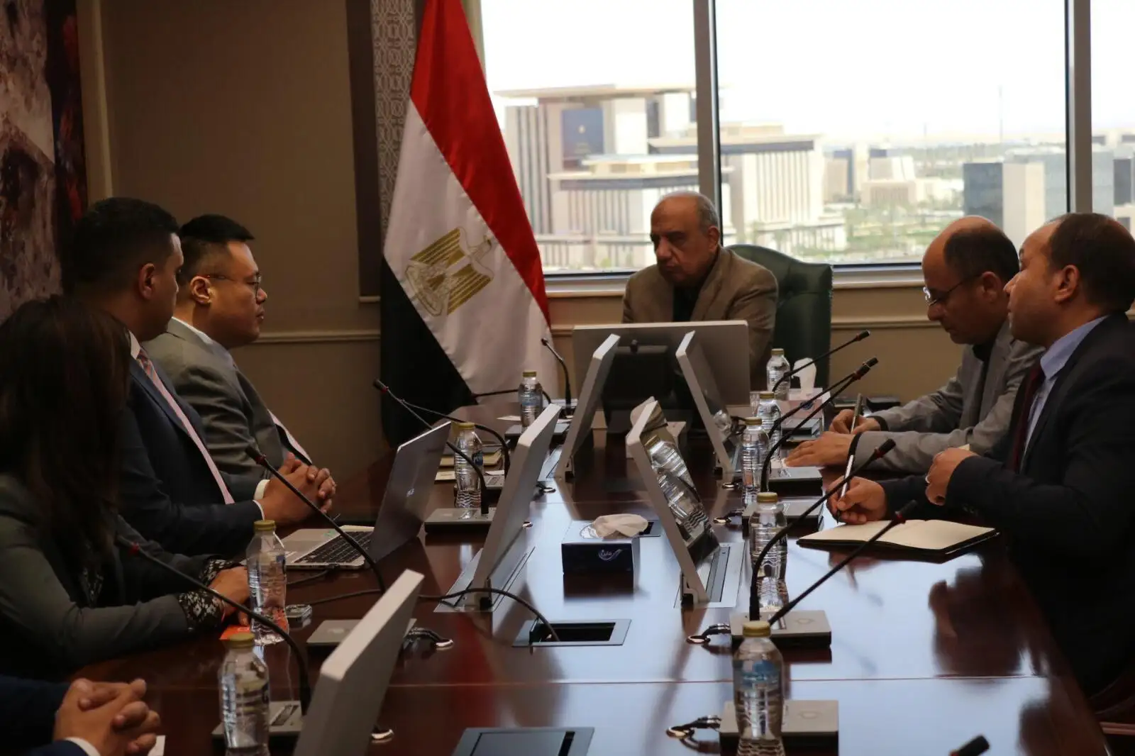 'وزير الكهرباء' يبحث مع مجموعة سانجرو 'SUNGROW' الصينية التعاون فى مجالات تصنيع مهمات الطاقة المتجددة وبطاريات التخزين وأنظمة الشواحن الكهربائية