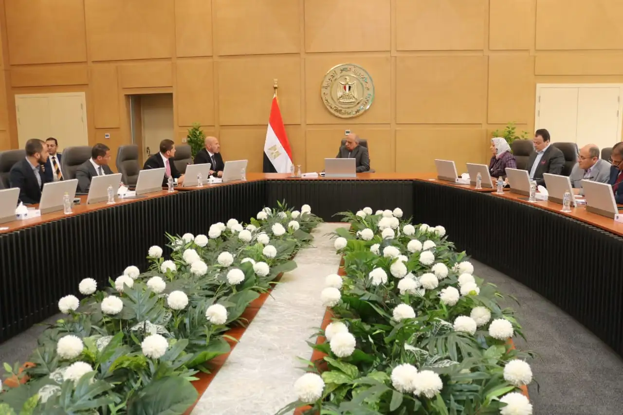 'وزير الكهرباء' يبحث مع مجموعة 'إنكوم' التعاون فى مجالات الطاقة المتجددة وتخزين الطاقة وتوطين صناعة البطاريات