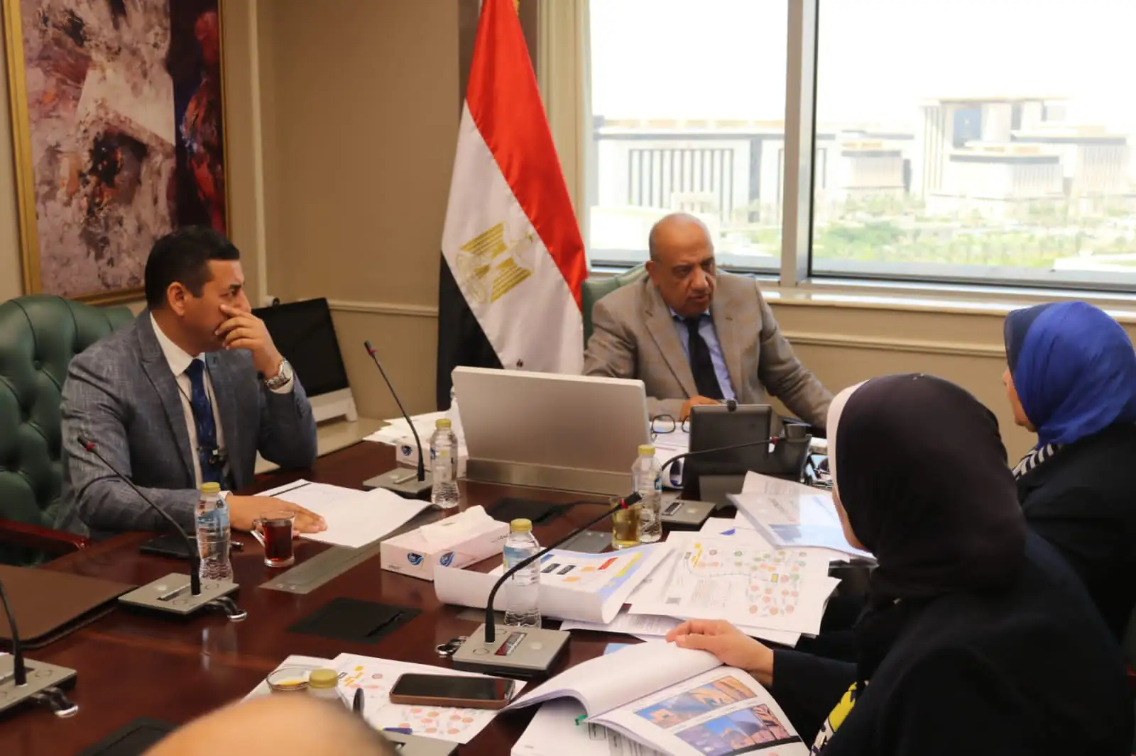 'وزير الكهرباء' يتابع مع 