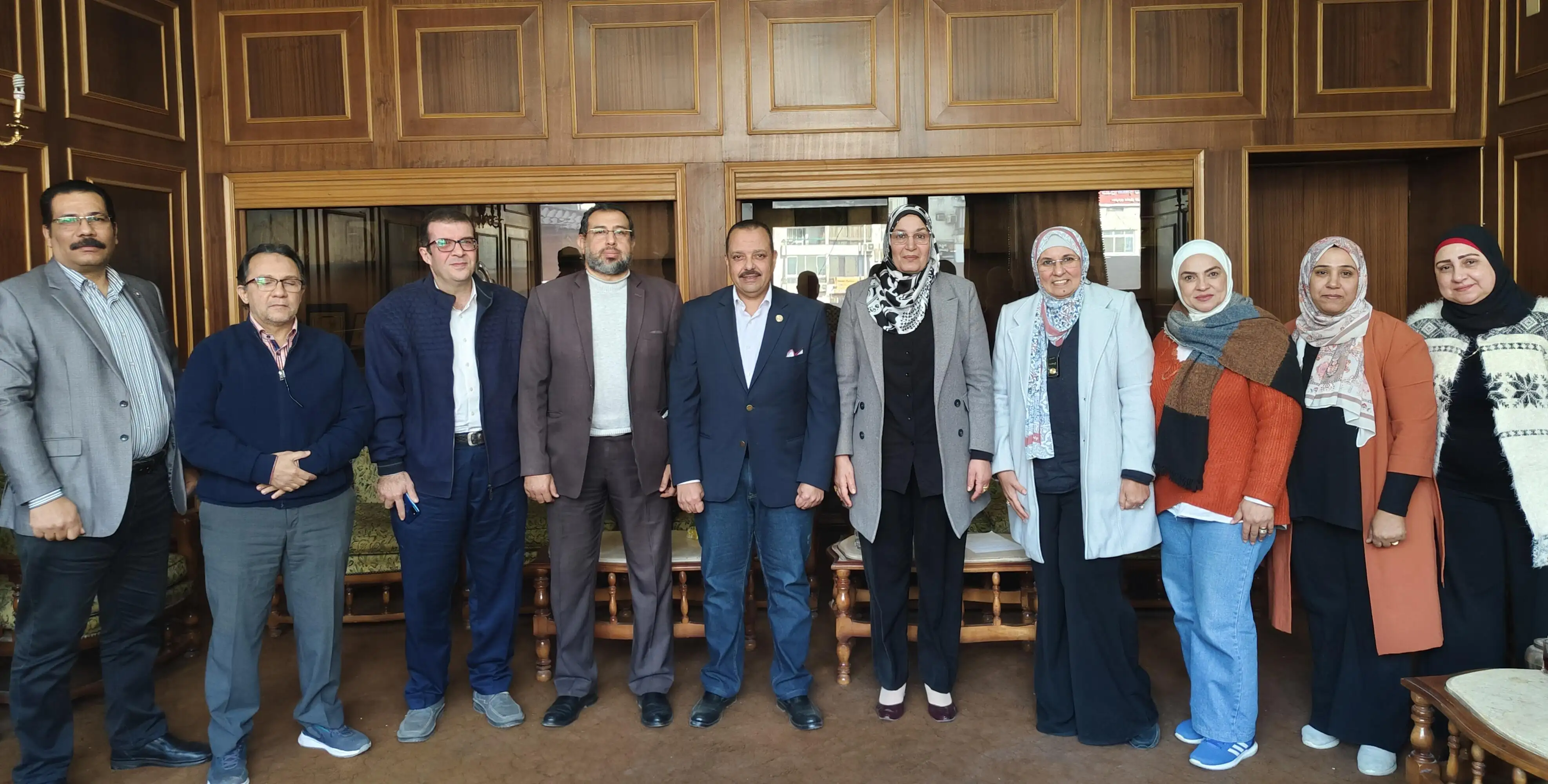 ‘فؤاد‘ يعقد اجتماعاً تنسيقياً مع ‘وكيل معهد الدراسات والبحوث البيئية‘ لتفعيل بروتوكول التعاون بحضور قيادات ومسئولي التدريب بالمؤسسة الثقافيه العماليه 